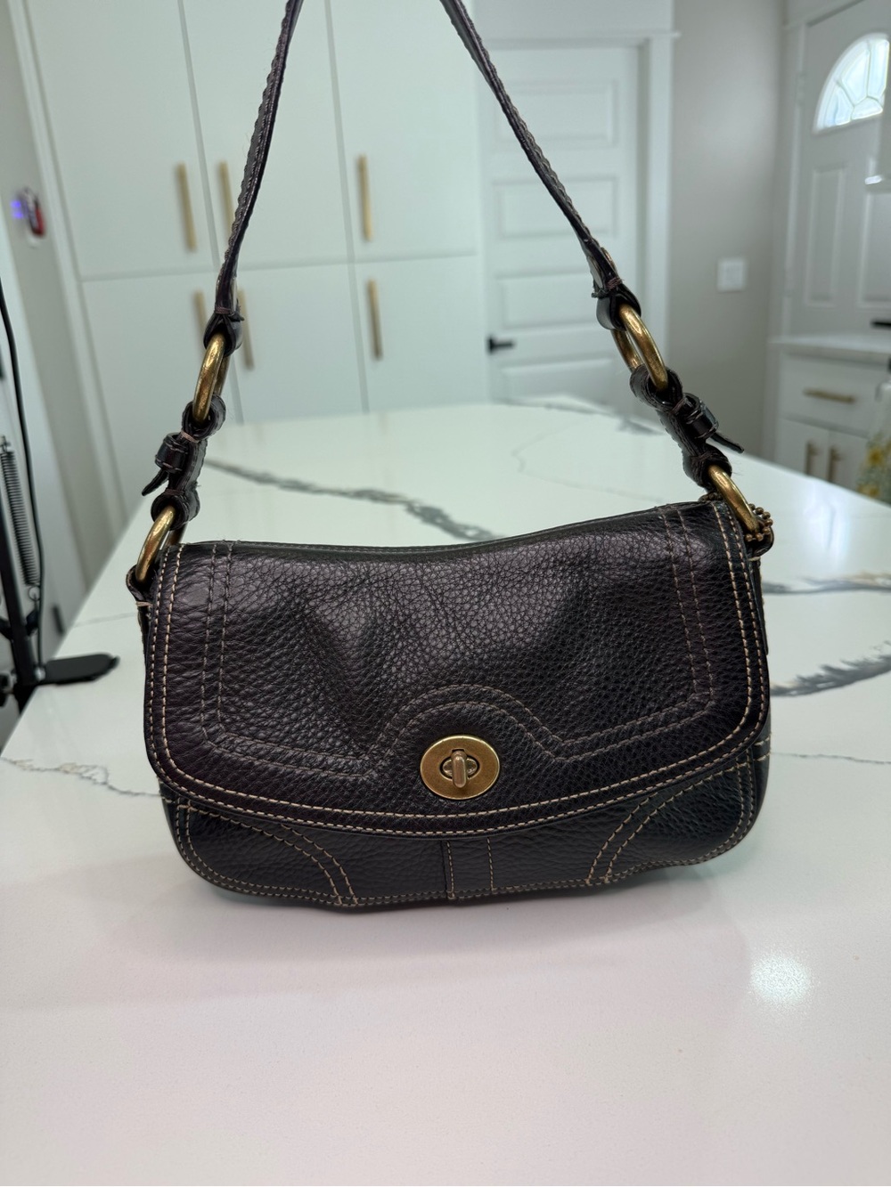 Coach Vintage Chelsea Demi Flap Black Leather Brass Turnlock Shoulder Bag Y2K